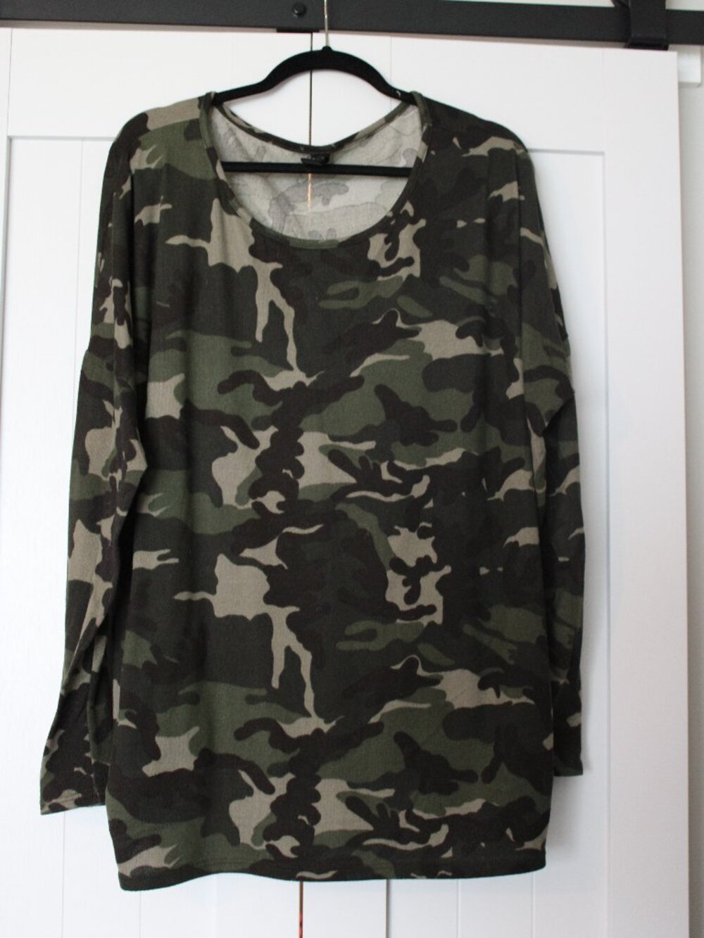 Agnes & Dora Sweater | Women’s XXL | Camo